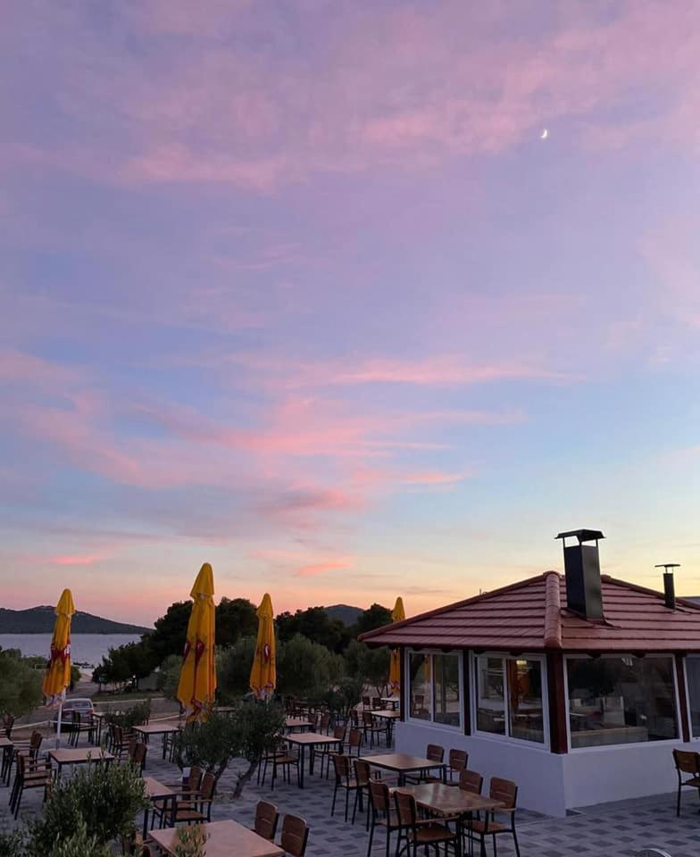 Hollers Holiday Homes Haus Mary Драге Екстериор снимка